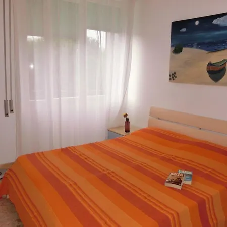 Cozy In Near The * 比比翁